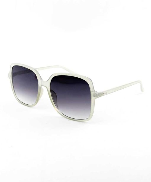 oculos sol atacado
